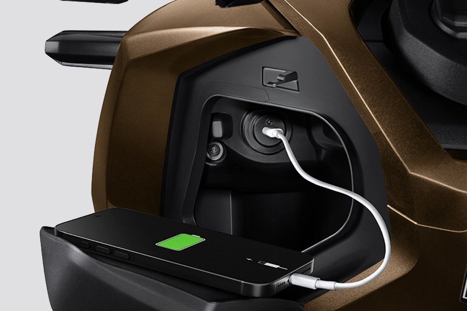 Charging ports of ADV 160