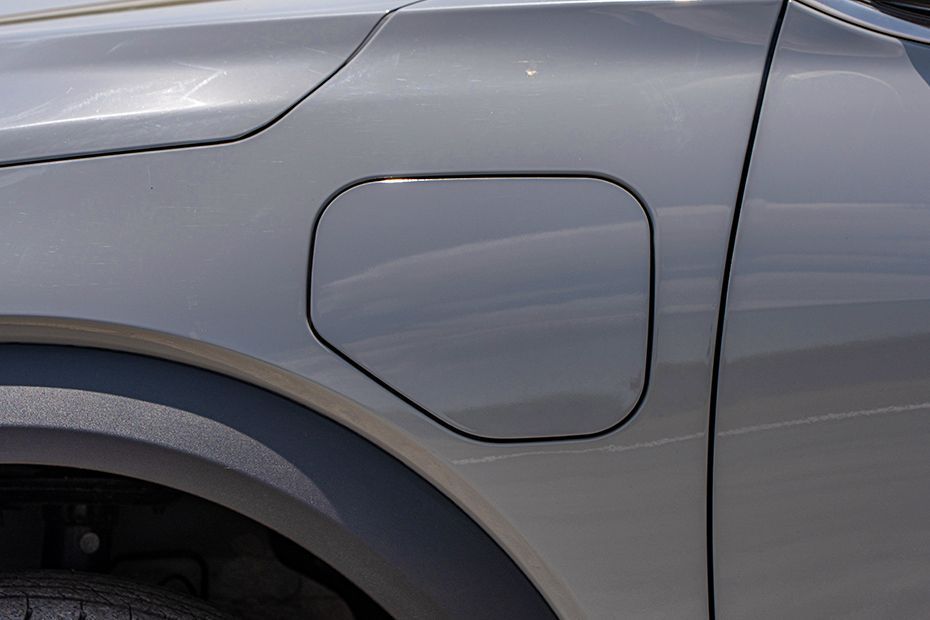 Charging Flap (Closed) Image of VF6