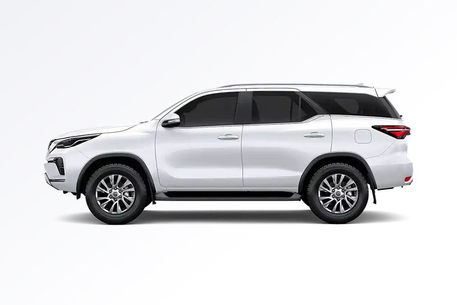 Toyota Fortuner Super-White colour