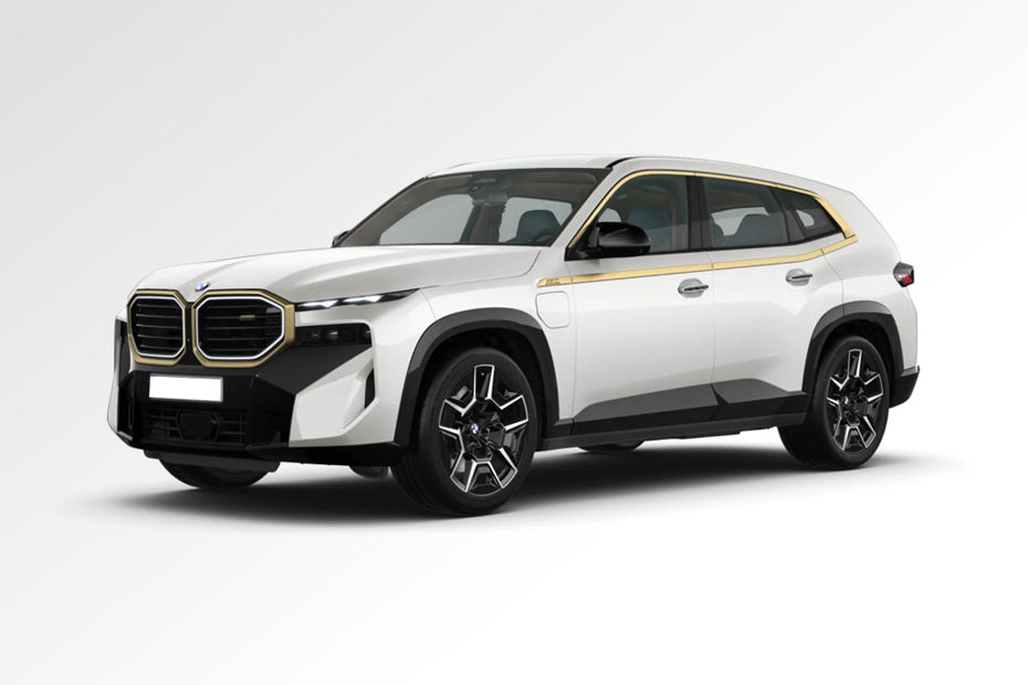 BMW XM Mineral-White-metallic colour