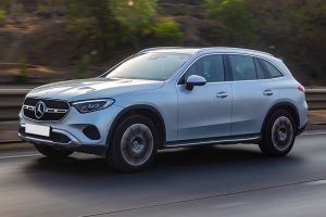 Driving: Front Left Quarter View Image of GLC