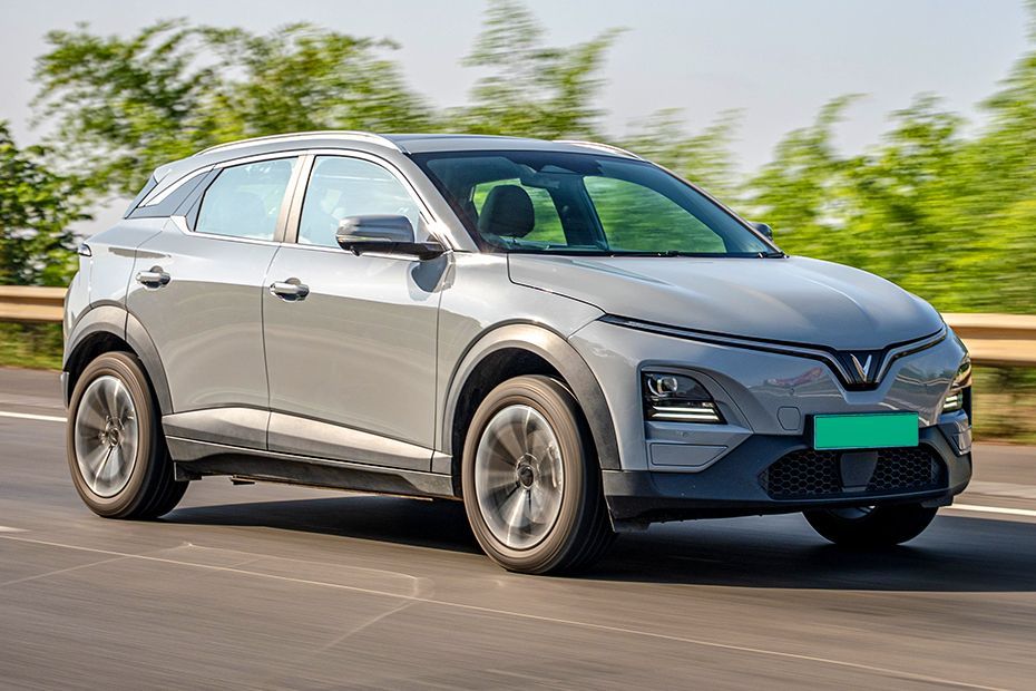Driving: Front Right Quarter View Image of VF6
