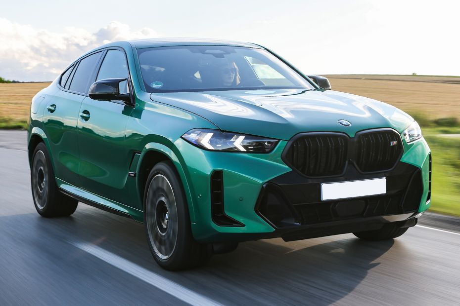 Driving: Front Right Quarter View Image of X6