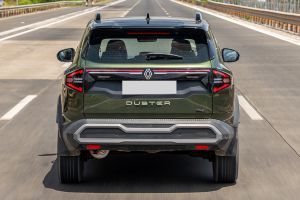 Driving: Rear View Image of Duster