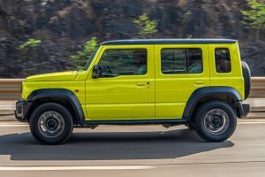 Driving: Side Profile (Left) View Image of Jimny