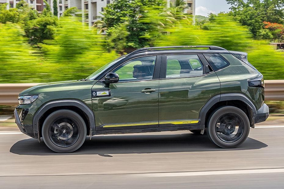 Driving: Side Profile (Left) View Image of Duster