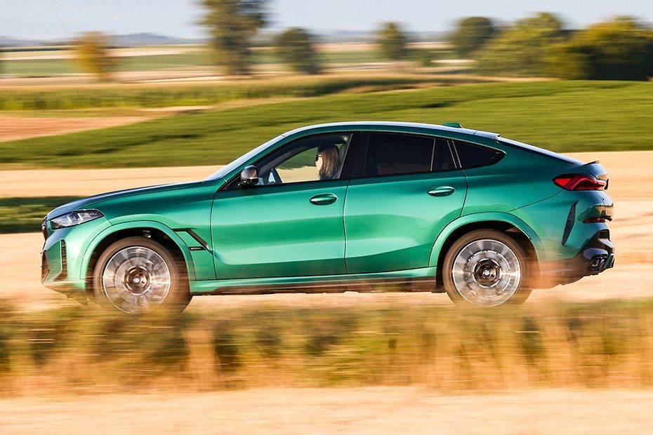 Driving: Side Profile (Left) View Image of X6