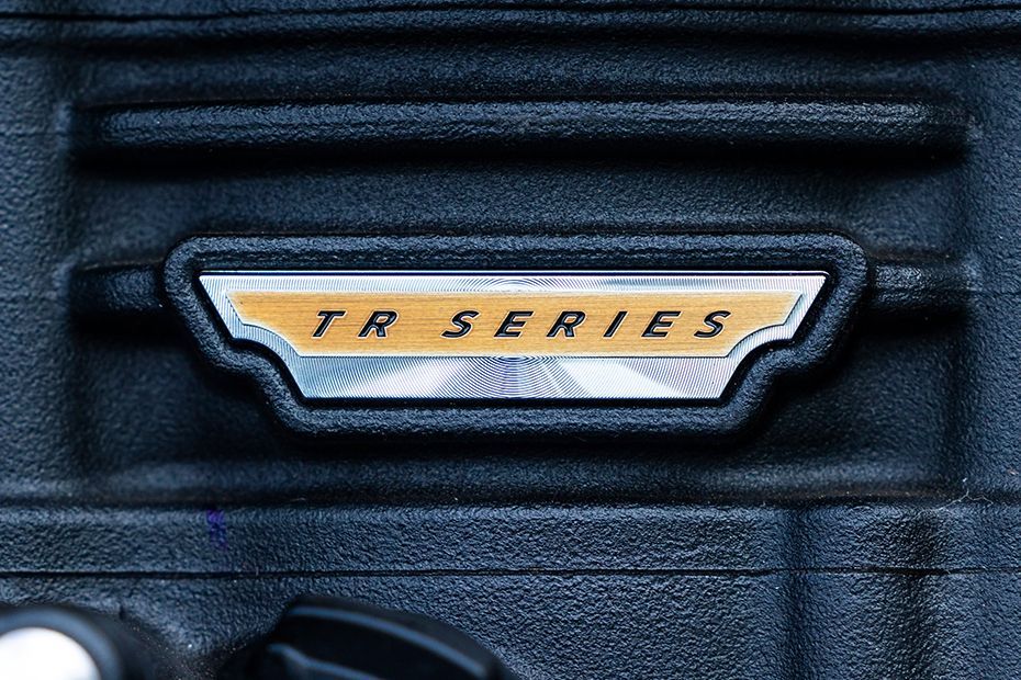 Engine Badge of Tracker 400