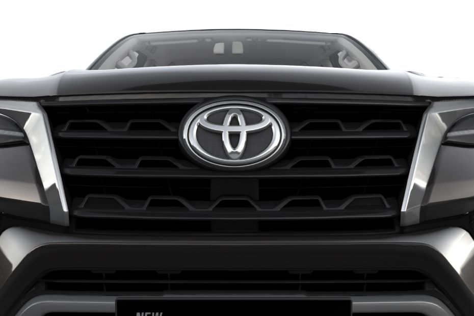 Brand Logo (Front) Image of Fortuner