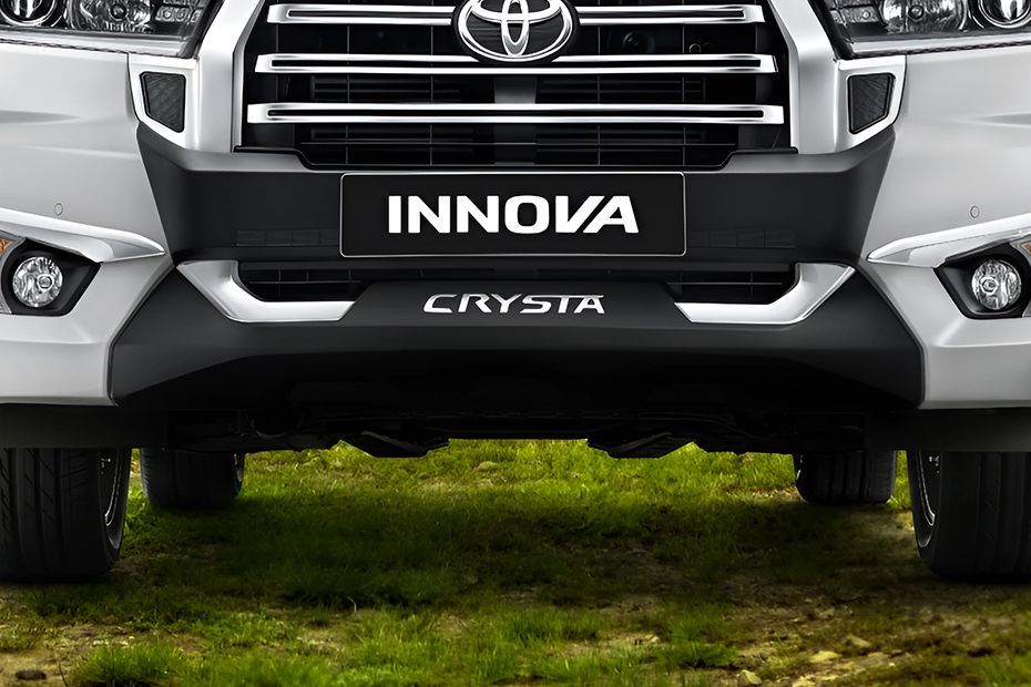 Front Bumper Image of Innova Crysta