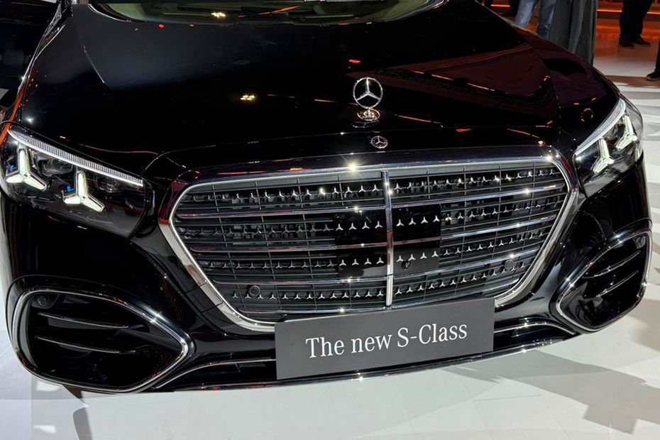Front Grille Image of S-Class