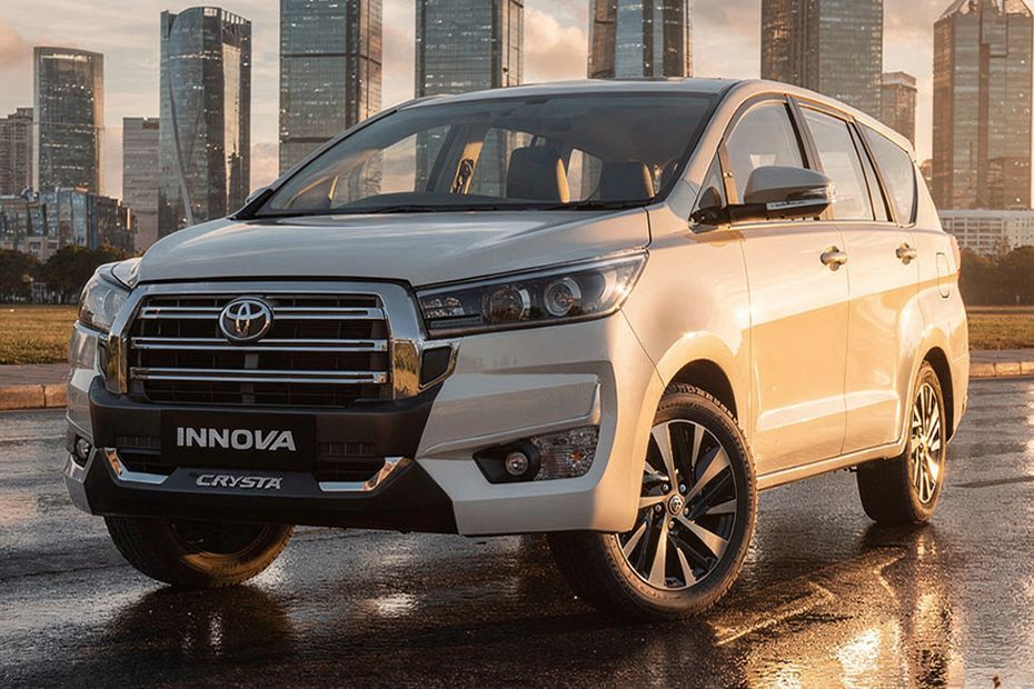 プラチナz Toyota Innova Crysta 2.4 Zx 7Str Platinum White Pearl - On Road