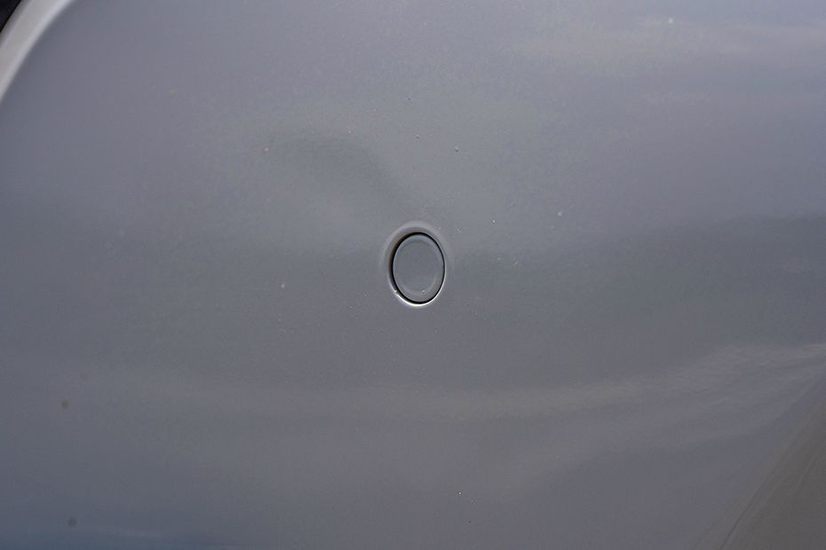 Front Parking Sensors Image of VF6