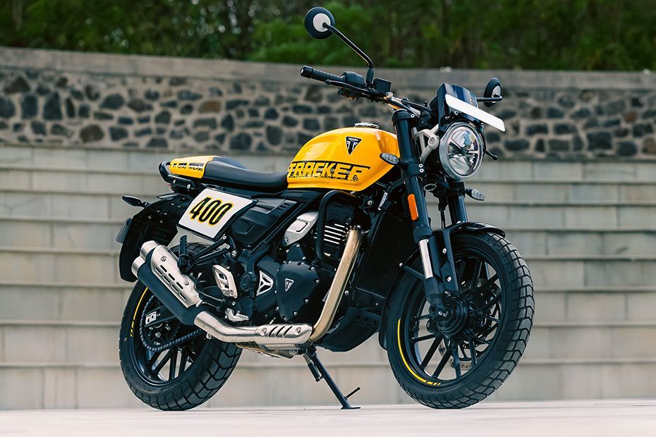 Front Right Quarter View of Tracker 400