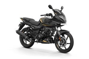 Front Right Quarter View of Pulsar 220 F