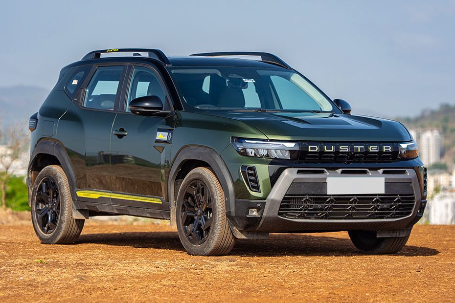 Front Right Quarter View Image of Duster