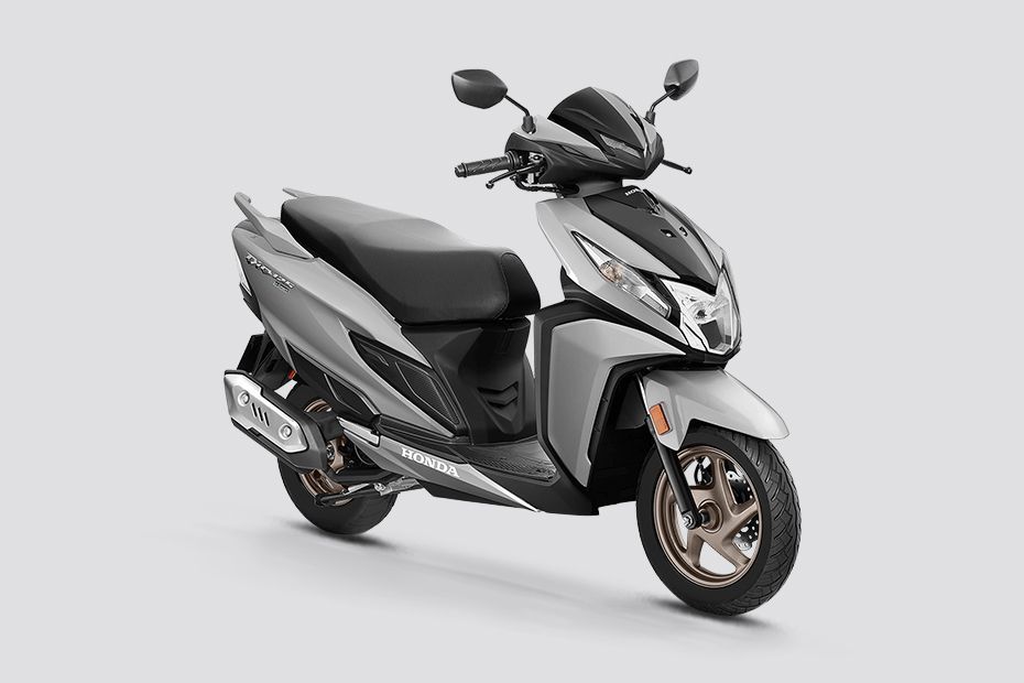 Front Right Quarter View of Dio 125
