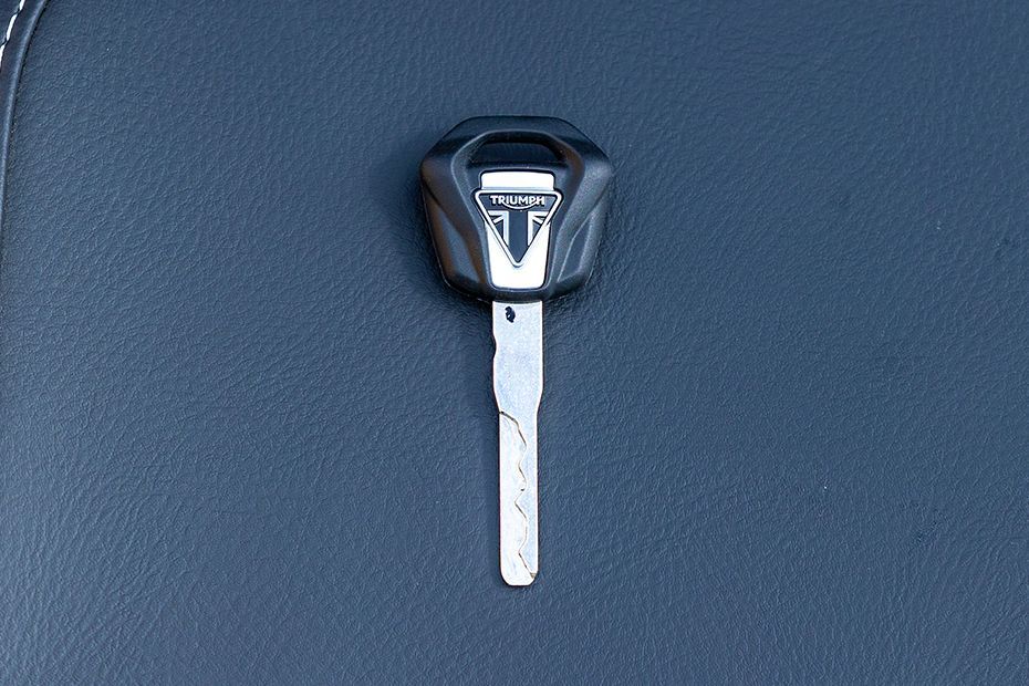 Key (Front) of Tracker 400