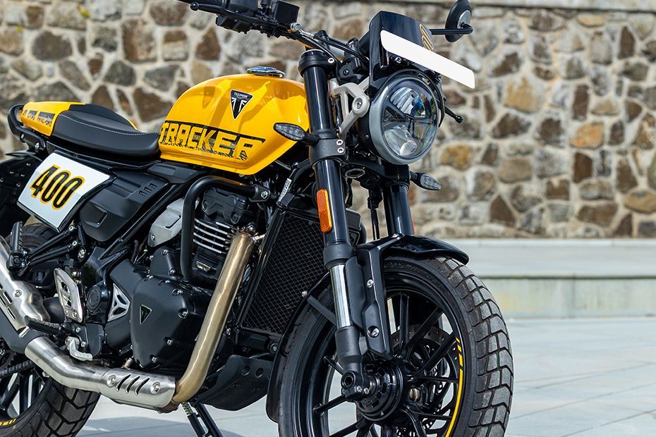 Front Suspension of Tracker 400