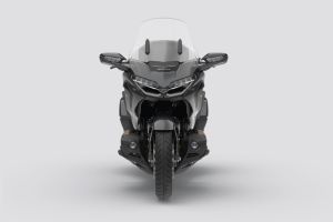 Front View of Gold Wing