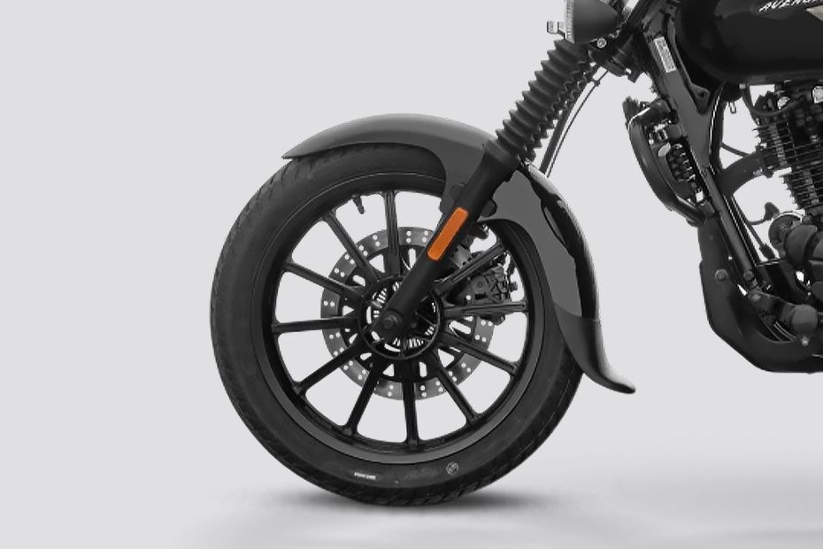 Front Wheel of Avenger 220 Street