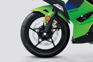 Front Wheel of Ninja 500