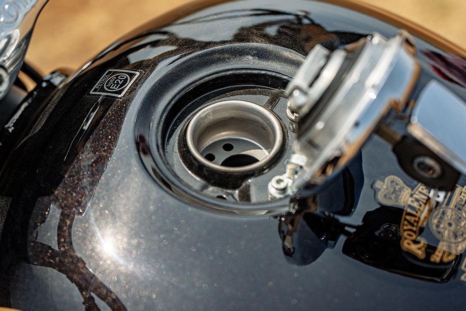 Fuel Lid (Open) of Model_