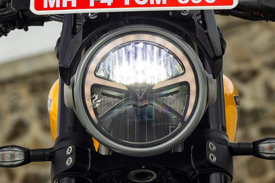 Headlamp of Tracker 400