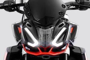 Headlamp of Tuono 457