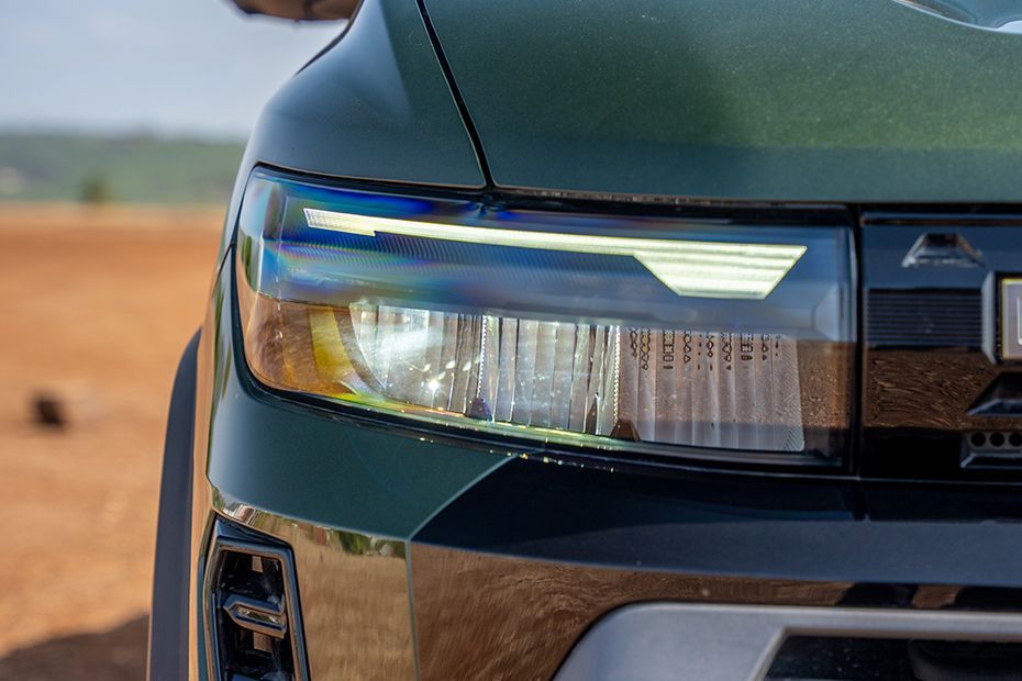 Headlight Image of Duster