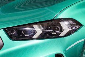 Headlight Image of X6