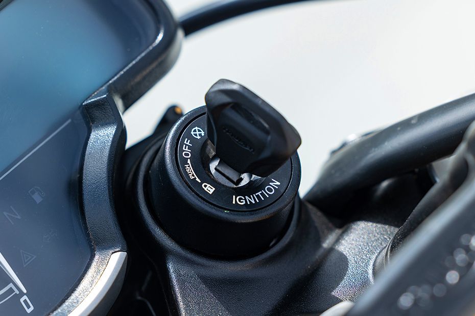 Ignition Lock of Tracker 400