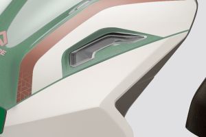 Indicator (Front) of Magnus Grand