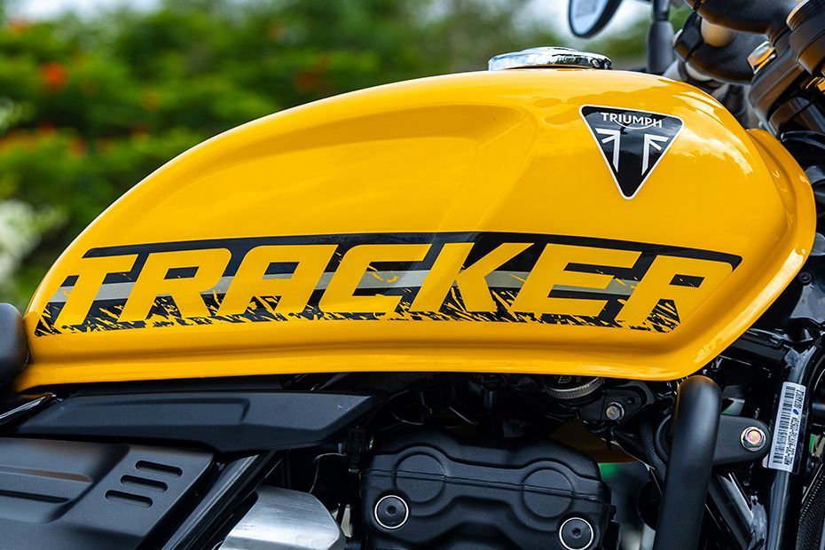 Model Badge of Tracker 400