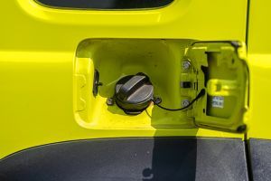 Fuel Lid (Open) Image of Jimny