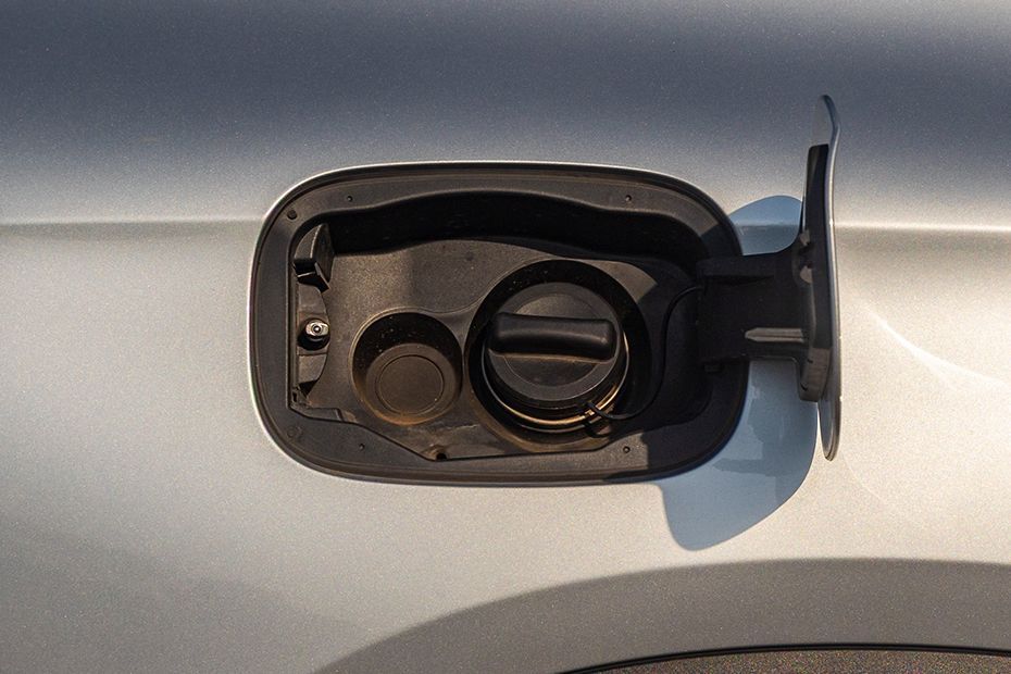 Fuel Lid (Open) Image of GLC