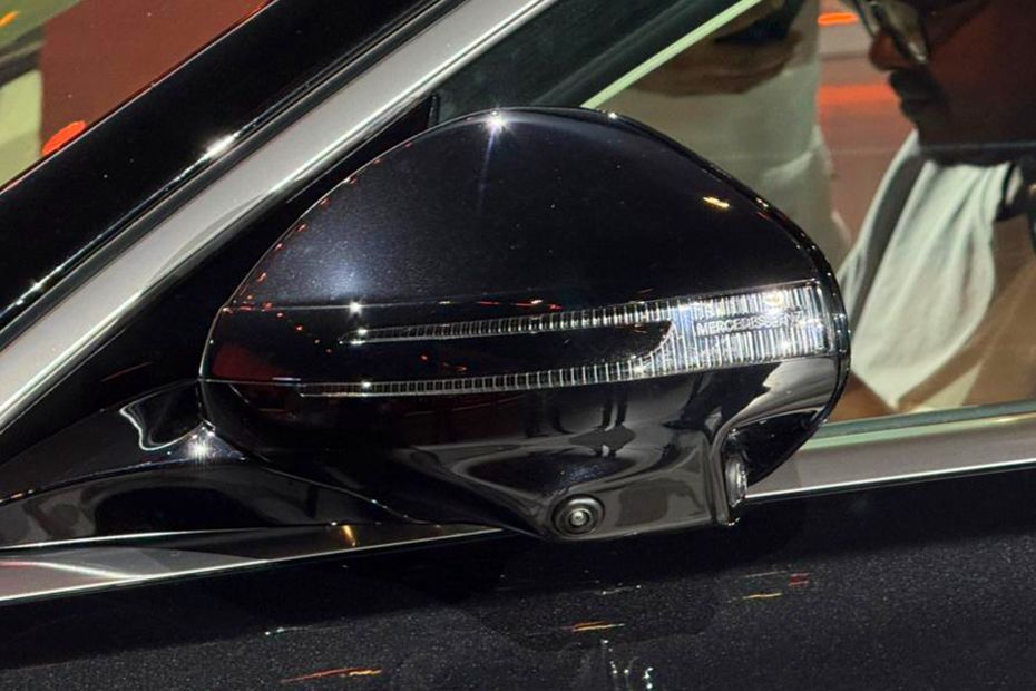 Outside Mirror Image of S-Class