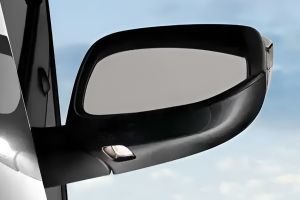Outside Mirror Glass Image of Innova Crysta