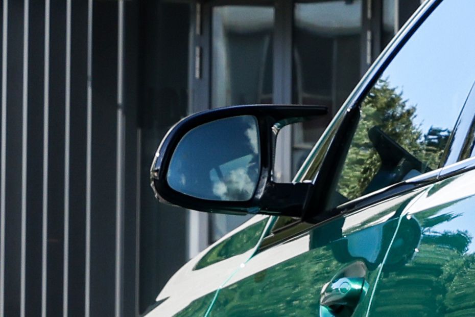 Outside Mirror Glass Image of X6