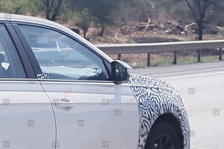 Outside Mirror Glass Image of Virtus Facelift