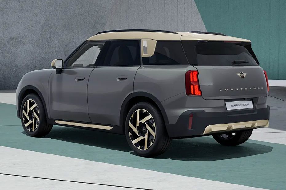 Rear Left Three Quarter View Image of Countryman C