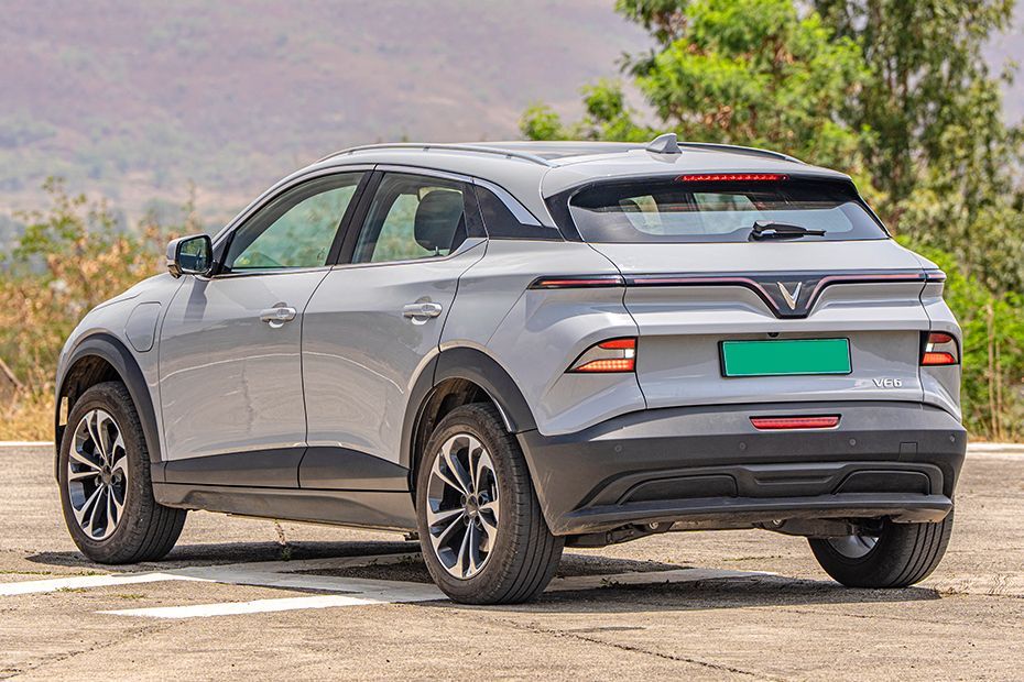 Rear Left Three Quarter View Image of VF6