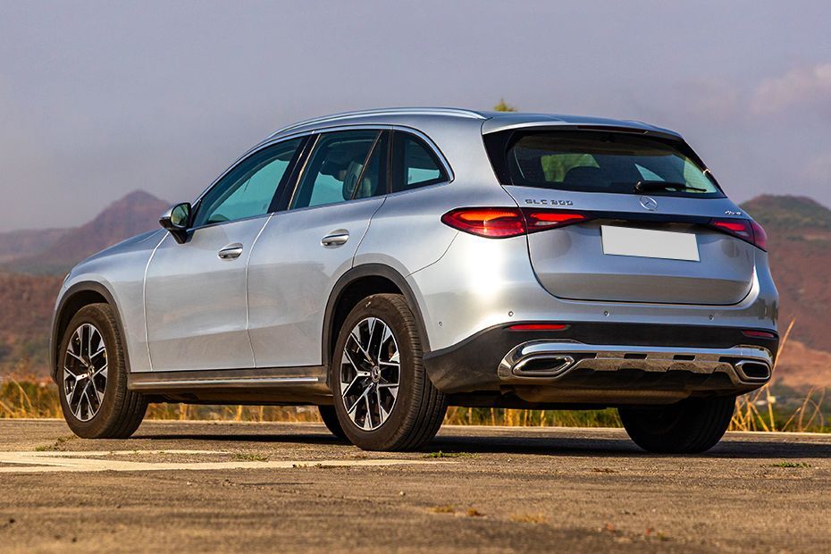 Rear Left Three Quarter View Image of GLC