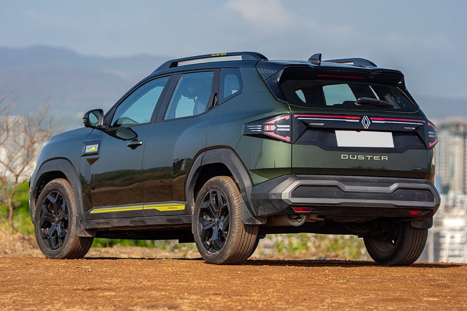 Rear Left Three Quarter View Image of Duster