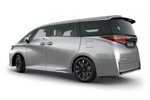 Rear Left Three Quarter View Image of Vellfire