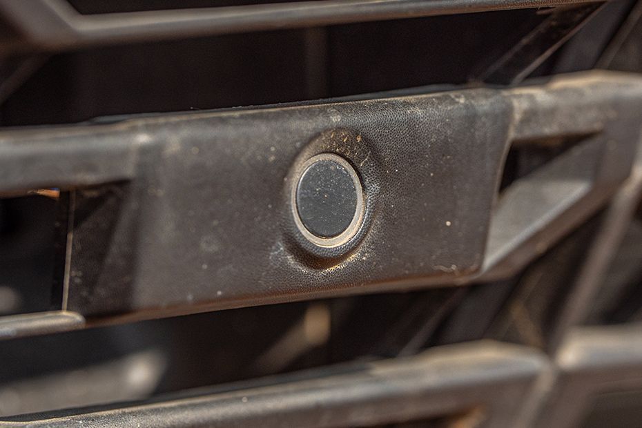 Rear Parking Sensors Image of Duster