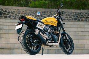 Rear Right Three Quarter View of Tracker 400
