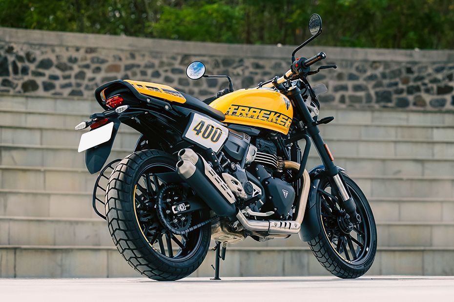 Rear Right Three Quarter View of Tracker 400
