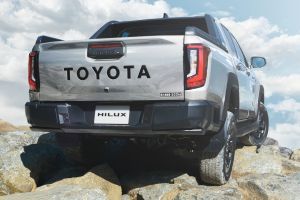 Rear Right Three Quarter View Image of Hilux 2026