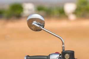 Rear View Mirror(Front View) of Model_